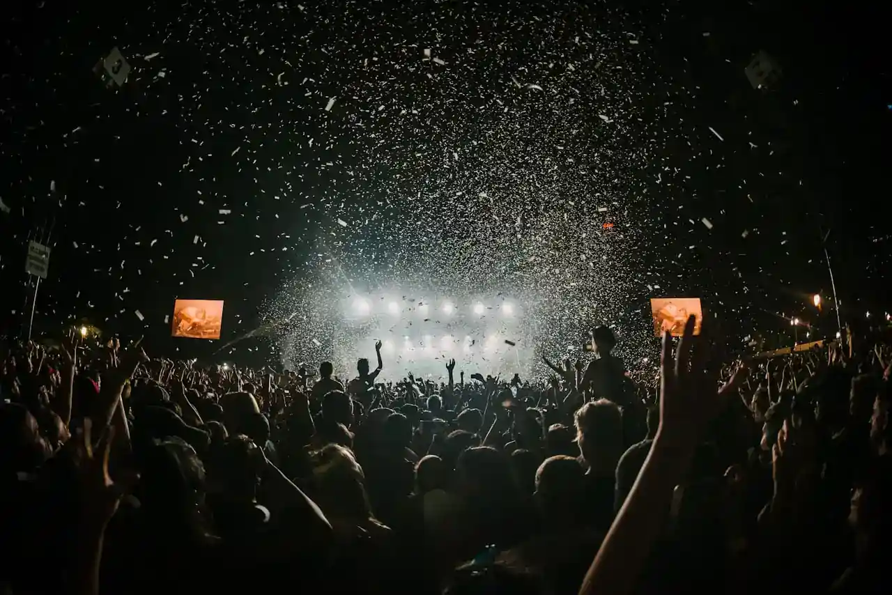 Público disfrutando de un concierto en directo