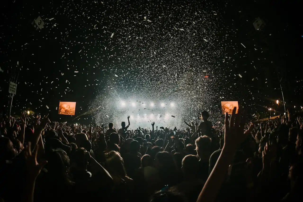 Público disfrutando de un concierto en directo